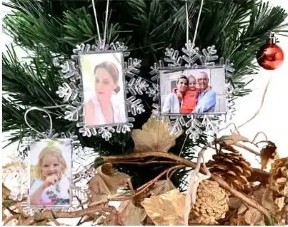 Cadre photo Flocon pour le sapin de Noël. Cadeau idéal pour la famille. Vincent Lebeau Studio Allix